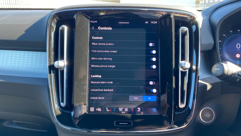 Volvo XC40 2.0 B3P Core 5dr Auto Petrol Estate